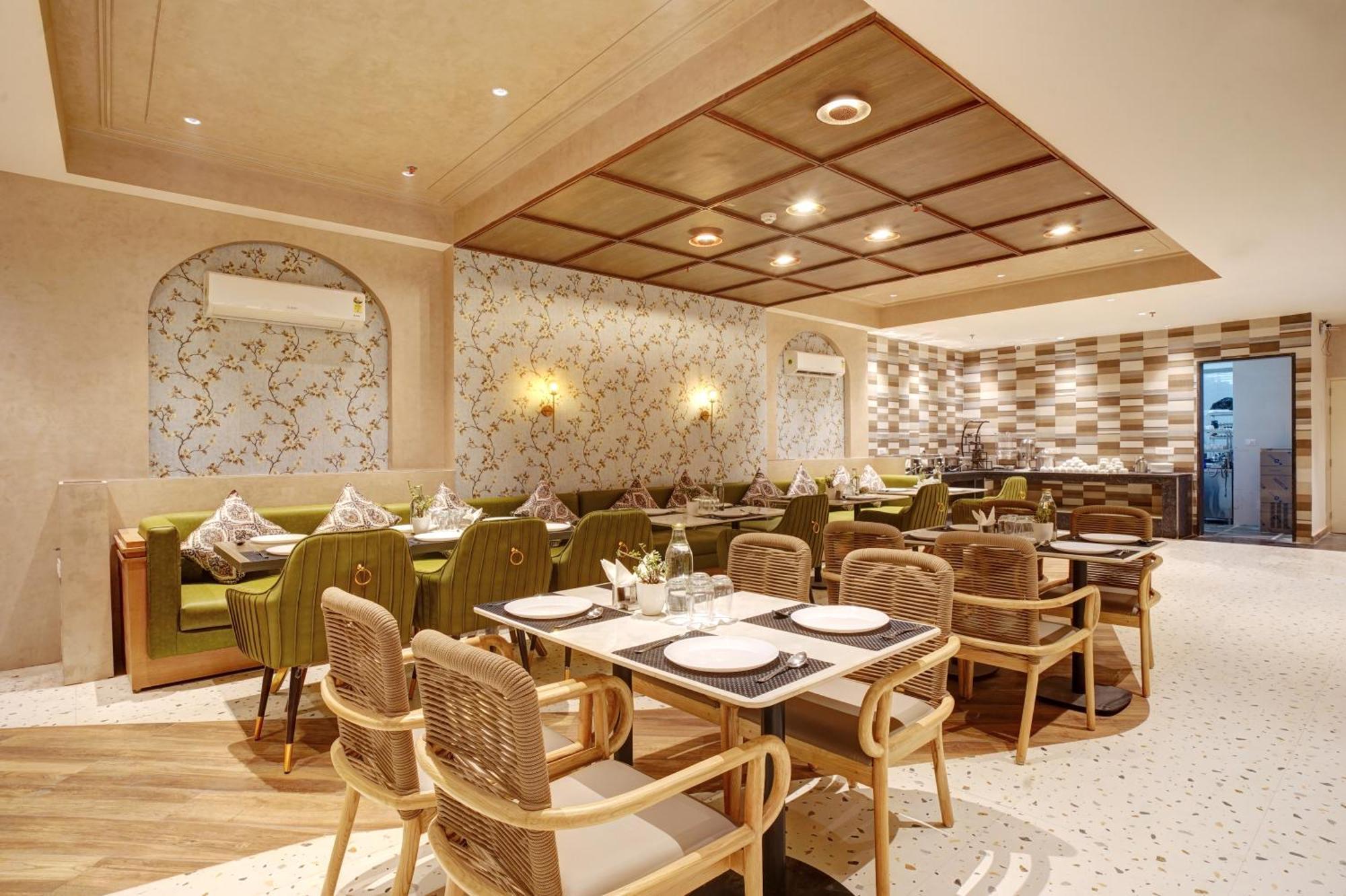 Iva Premium Delhi Airport With Airport Drop Hotel นิวเดลี ภายนอก รูปภาพ