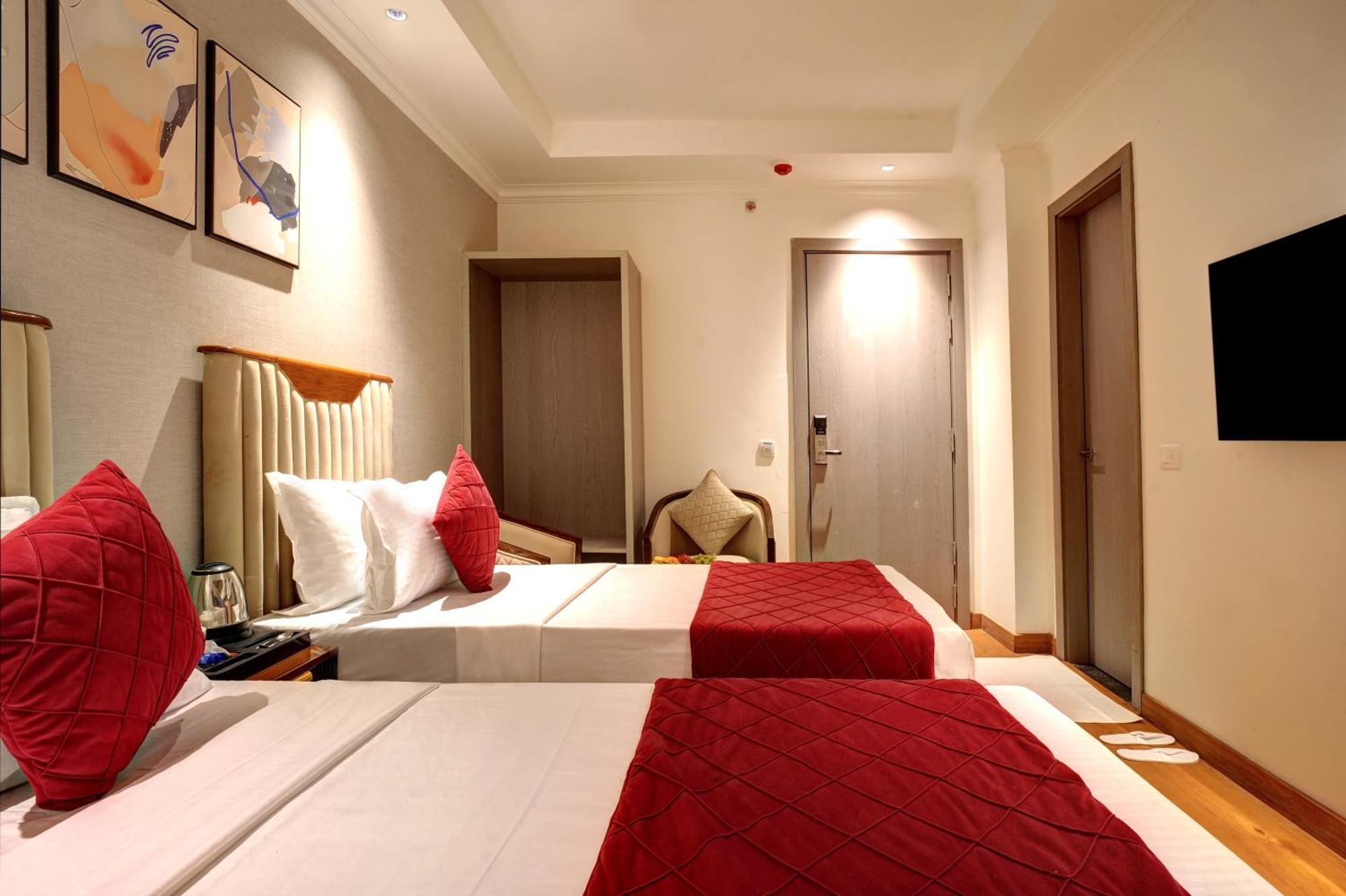 Iva Premium Delhi Airport With Airport Drop Hotel นิวเดลี ภายนอก รูปภาพ