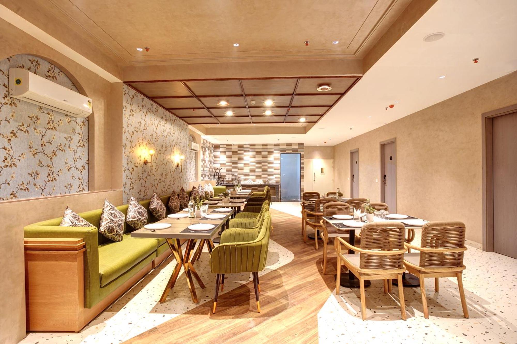 Iva Premium Delhi Airport With Airport Drop Hotel นิวเดลี ภายนอก รูปภาพ