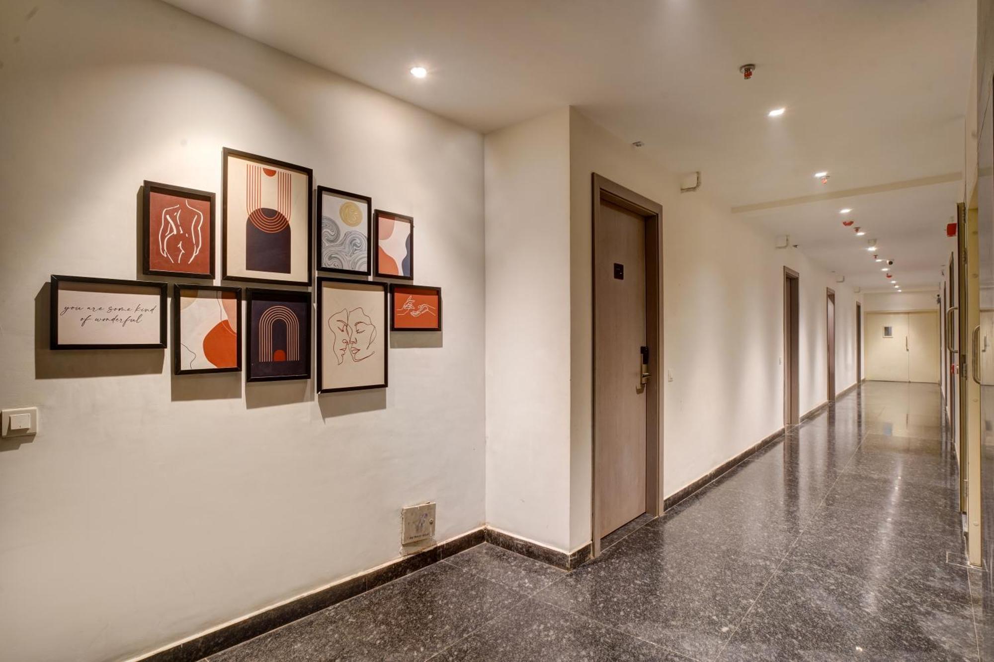 Iva Premium Delhi Airport With Airport Drop Hotel นิวเดลี ภายนอก รูปภาพ