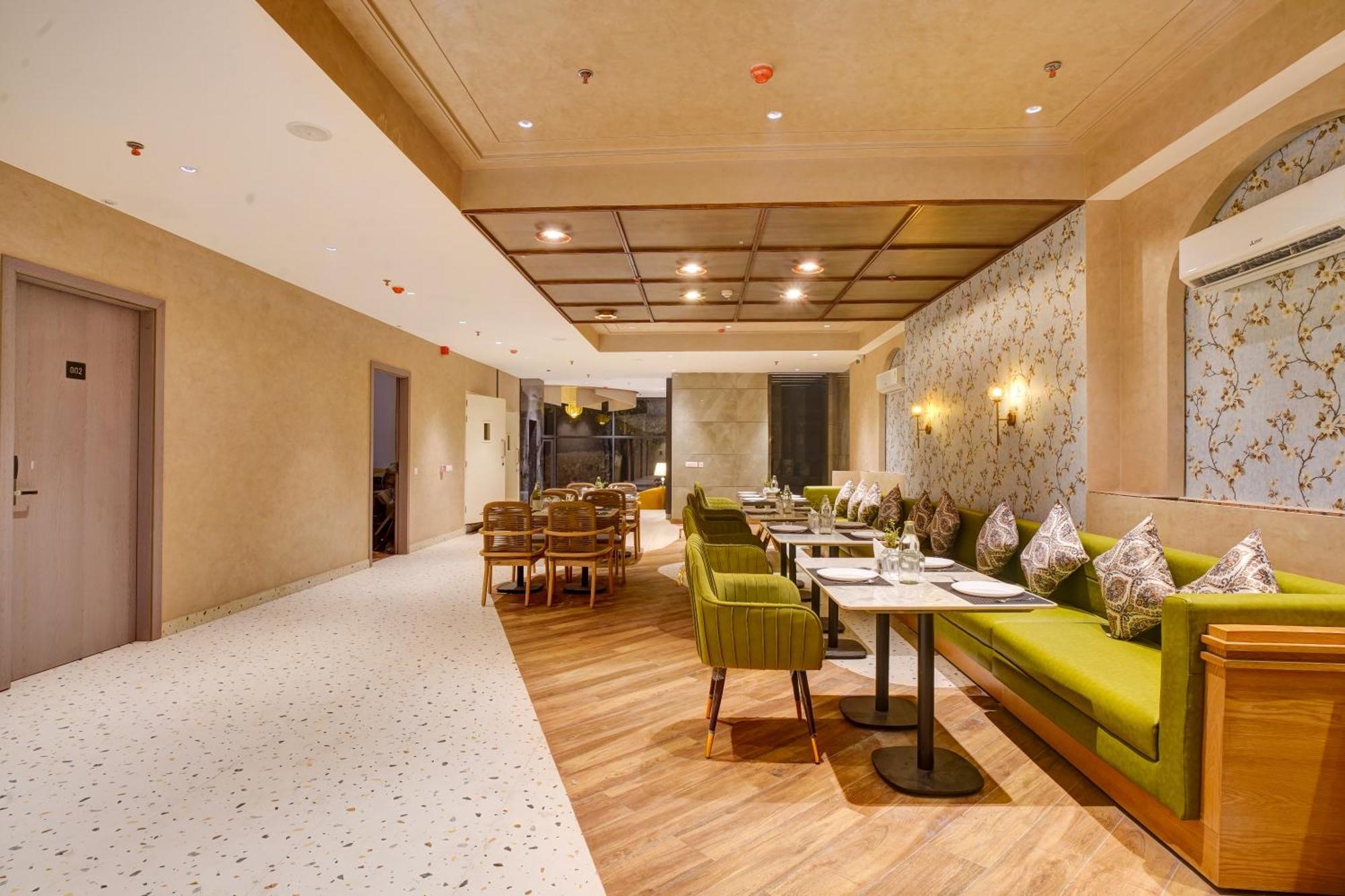 Iva Premium Delhi Airport With Airport Drop Hotel นิวเดลี ภายนอก รูปภาพ