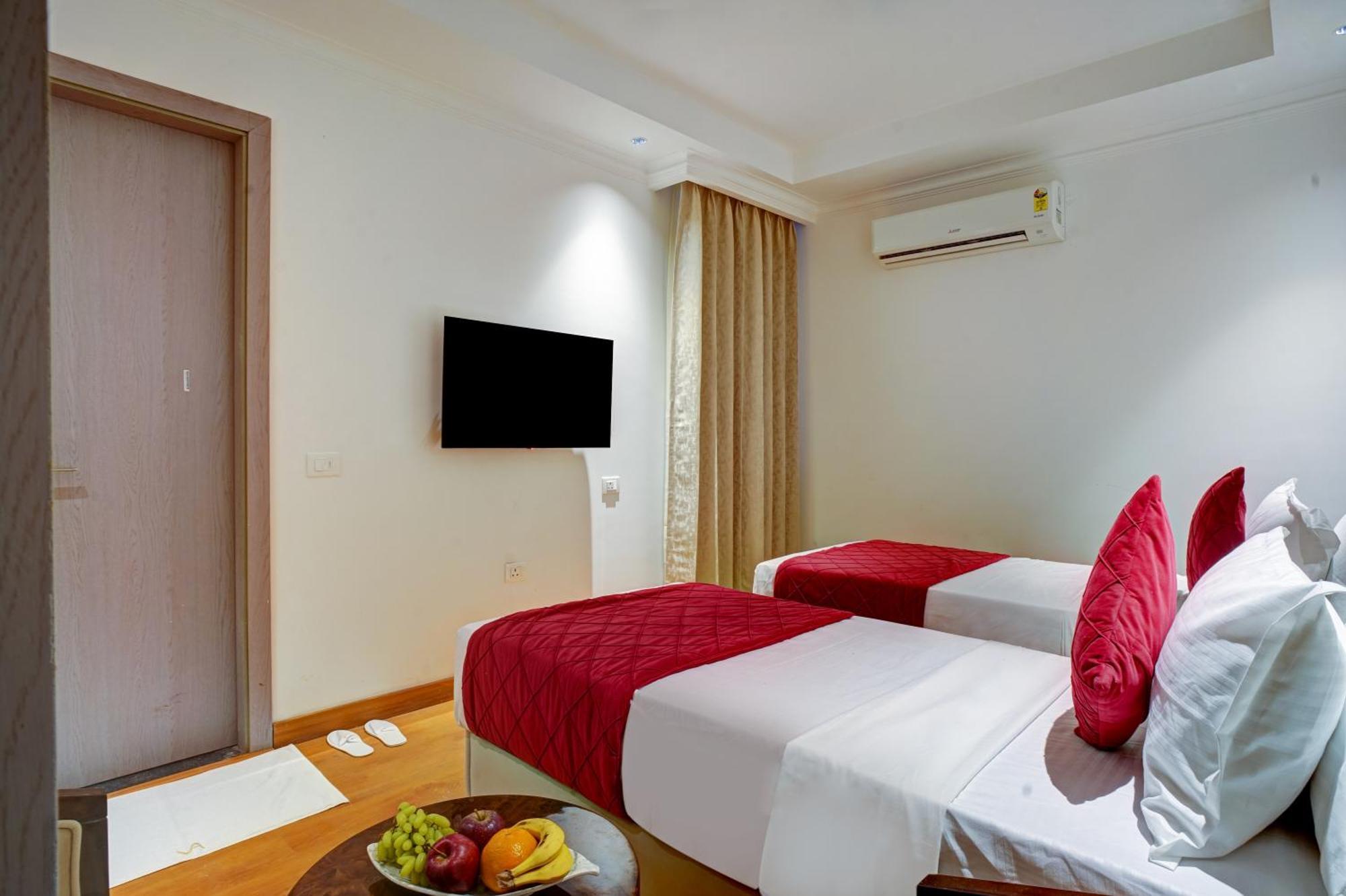 Iva Premium Delhi Airport With Airport Drop Hotel นิวเดลี ภายนอก รูปภาพ