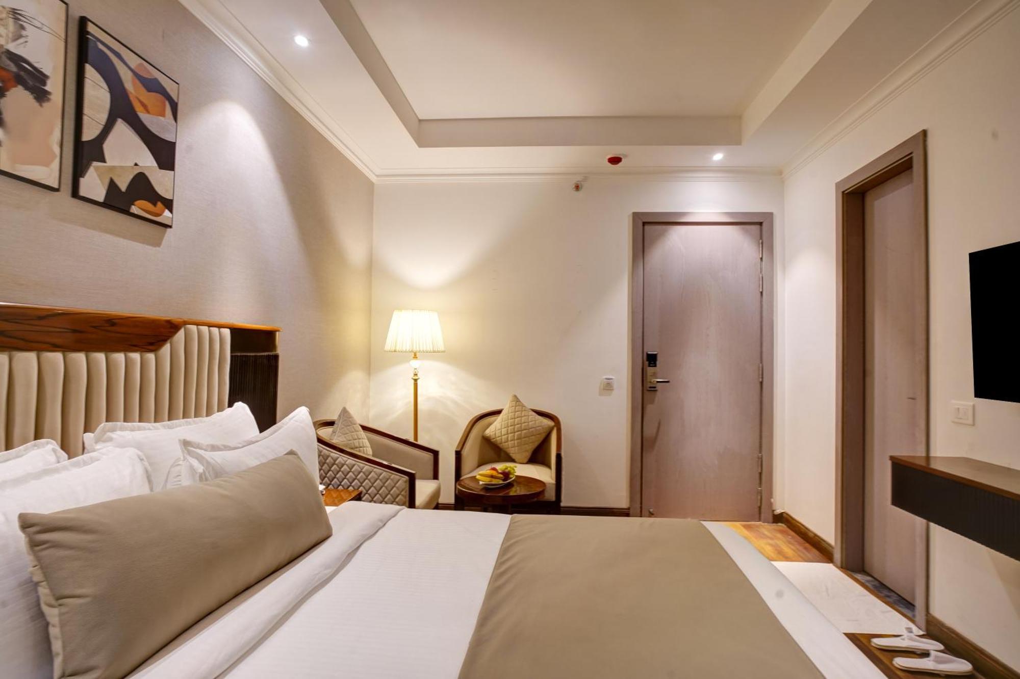 Iva Premium Delhi Airport With Airport Drop Hotel นิวเดลี ภายนอก รูปภาพ