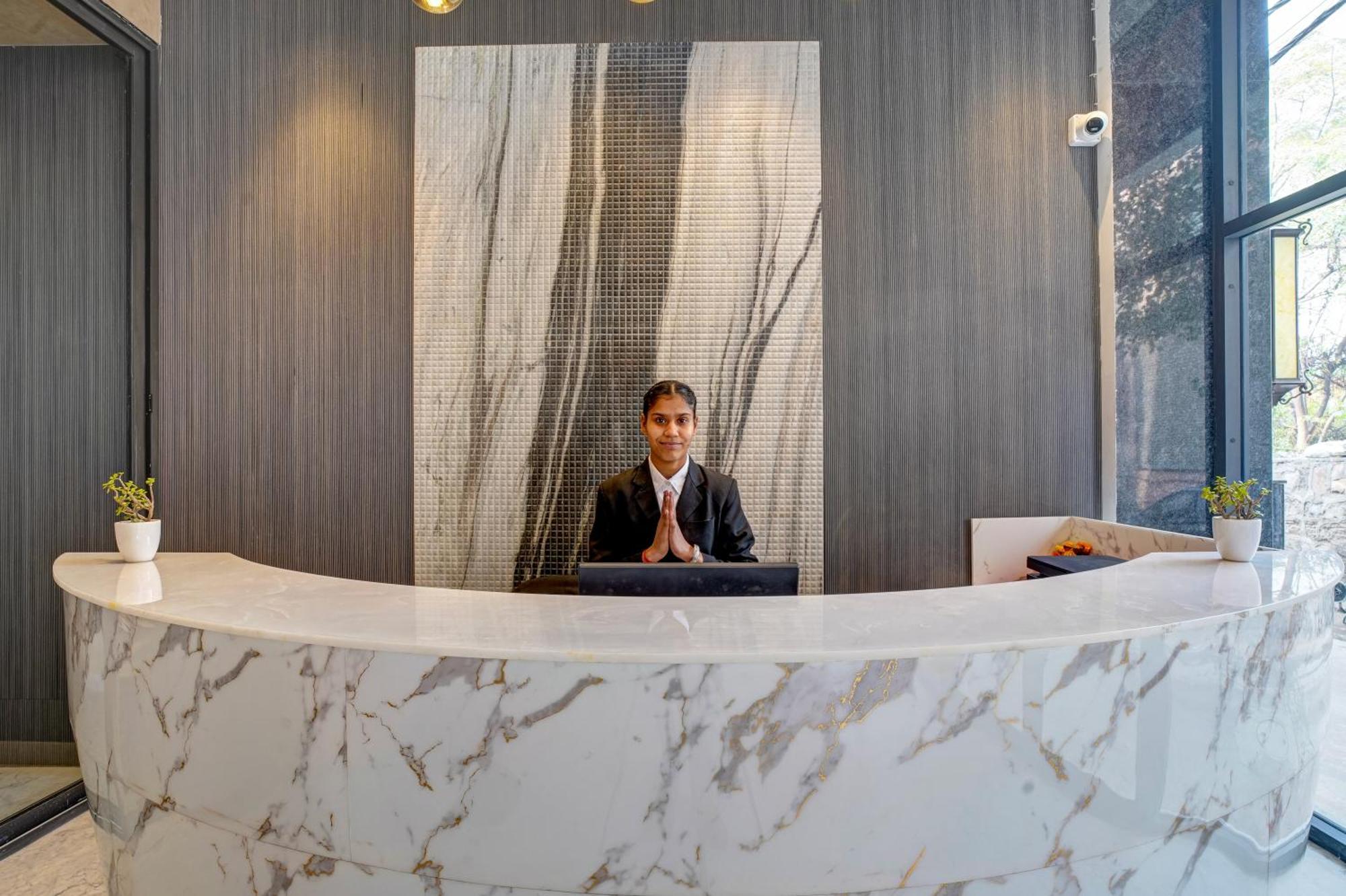 Iva Premium Delhi Airport With Airport Drop Hotel นิวเดลี ภายนอก รูปภาพ