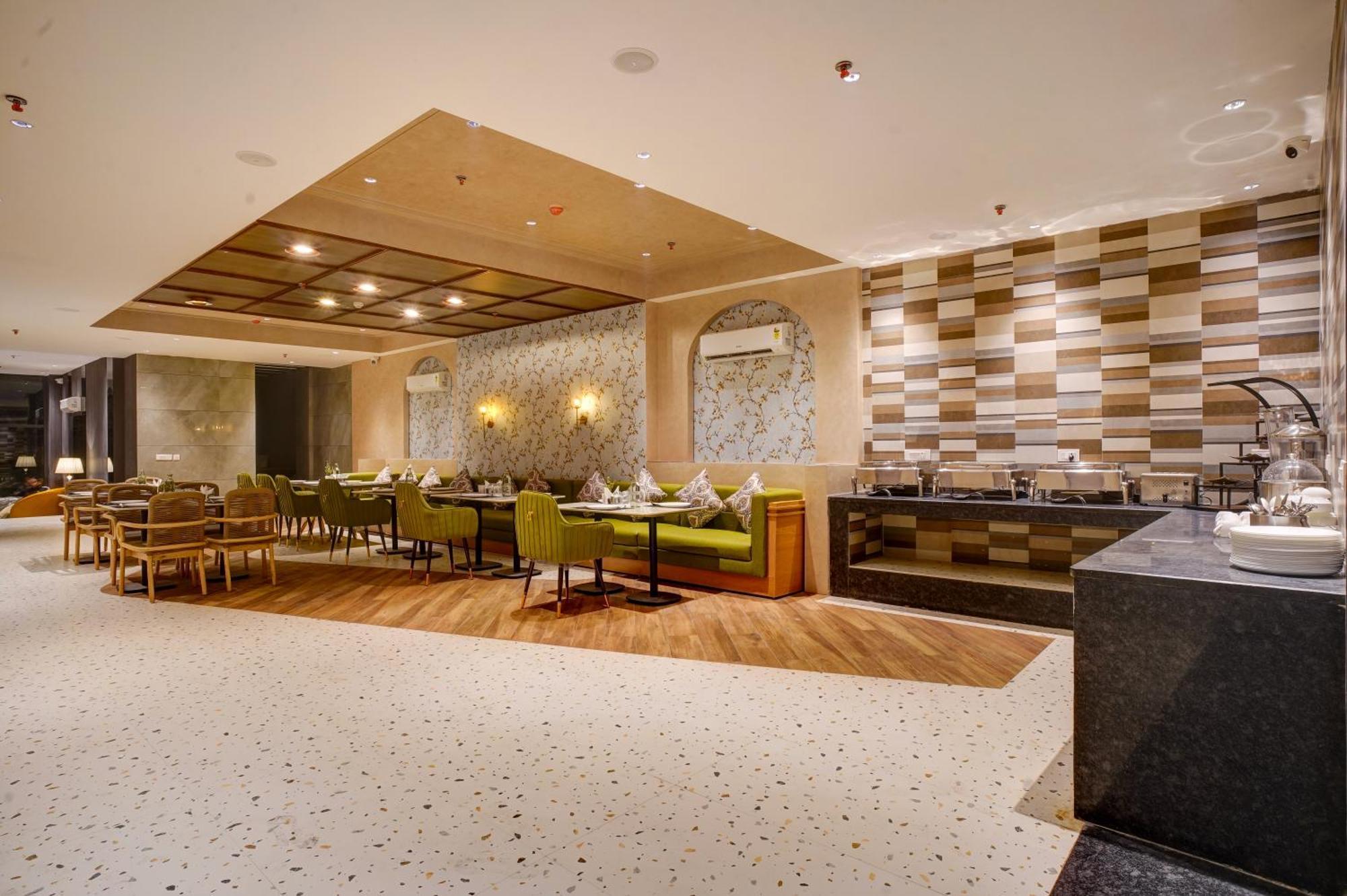 Iva Premium Delhi Airport With Airport Drop Hotel นิวเดลี ภายนอก รูปภาพ