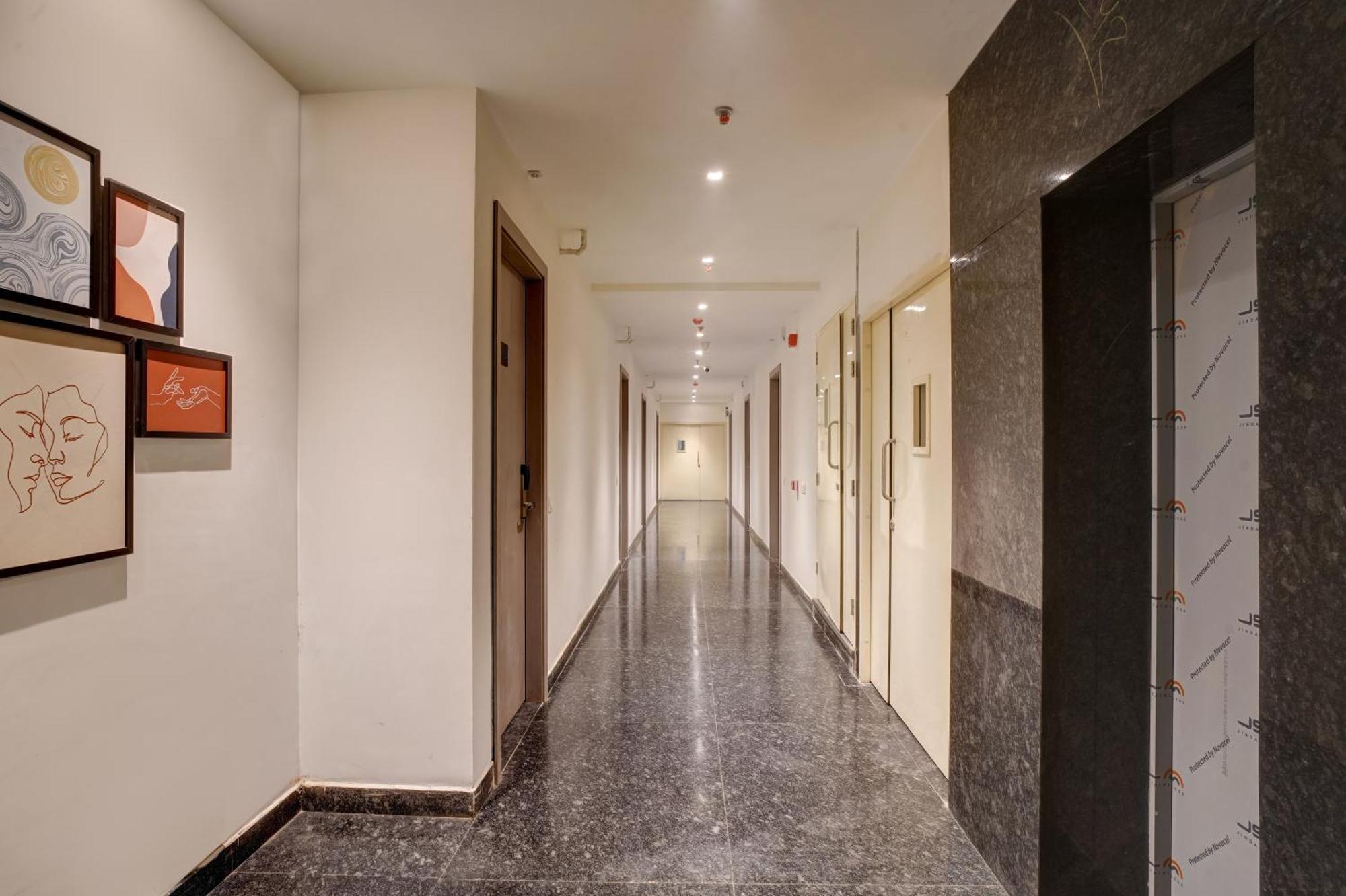 Iva Premium Delhi Airport With Airport Drop Hotel นิวเดลี ภายนอก รูปภาพ